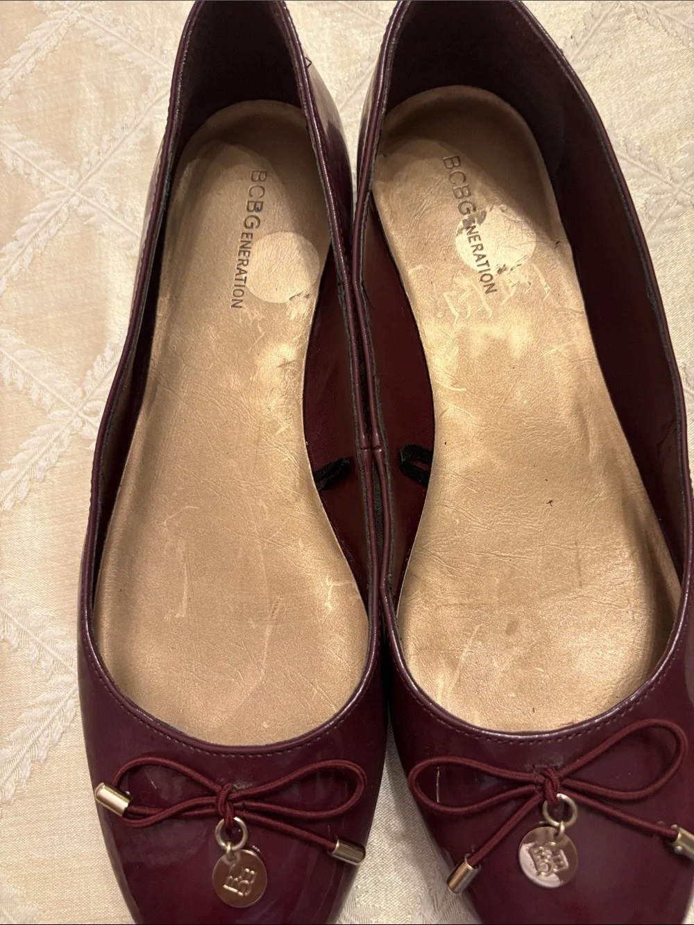 BCBGeneration Women's Burgundy Bow Ballet Flats